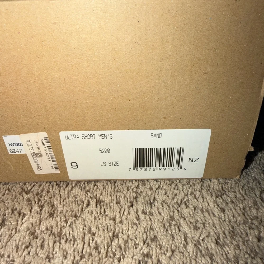 Like New Worn Once UGG Women's Mid-Calf Shearling Boots in Chestnut Brown - Picture 7 of 15